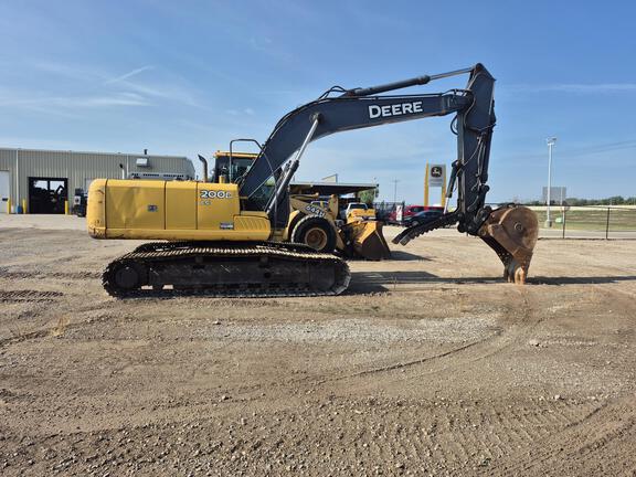 2009 John Deere 200D LC