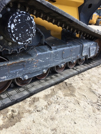 2024 John Deere 335 P