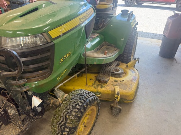 Photo of 2021 John Deere X739
