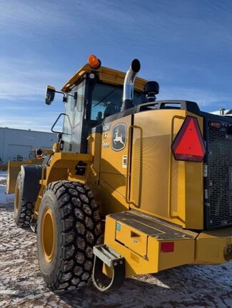 2023 John Deere 624P