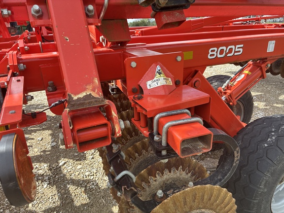 Used 2017 Kuhn 8005-30 Vertical Tillage at Koenig Equipment in Greensburg, IN - Photo5