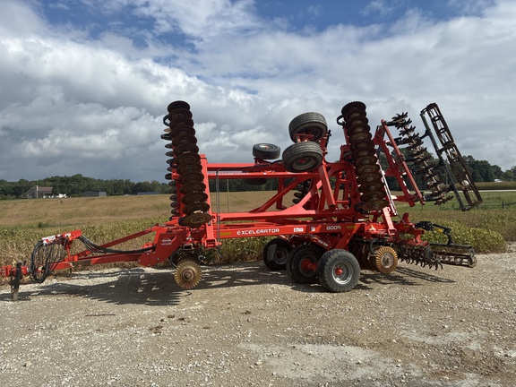 Used 2017 Kuhn 8005-30 Vertical Tillage at Koenig Equipment in Greensburg, IN - Photo0