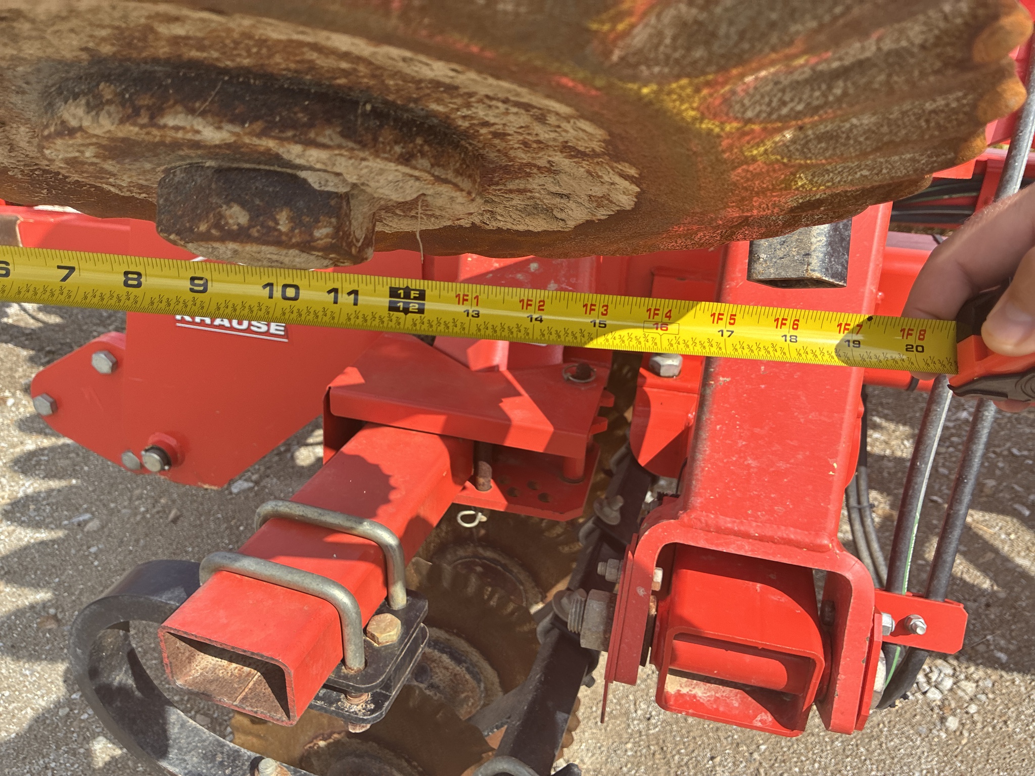 Used 2017 Kuhn 8005-30 Vertical Tillage at Koenig Equipment in Greensburg, IN - PhotoXL6