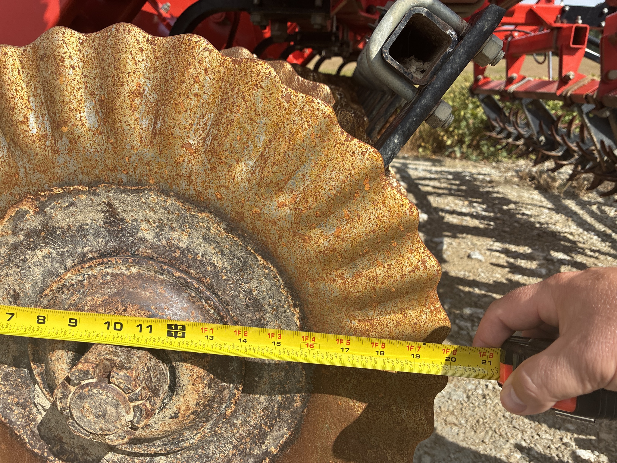 Used 2017 Kuhn 8005-30 Vertical Tillage at Koenig Equipment in Greensburg, IN - PhotoXL9