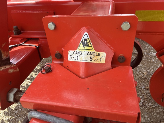 Used 2017 Kuhn 8005-30 Vertical Tillage at Koenig Equipment in Greensburg, IN - Photo12