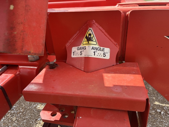 Used 2017 Kuhn 8005-30 Vertical Tillage at Koenig Equipment in Greensburg, IN - Photo13
