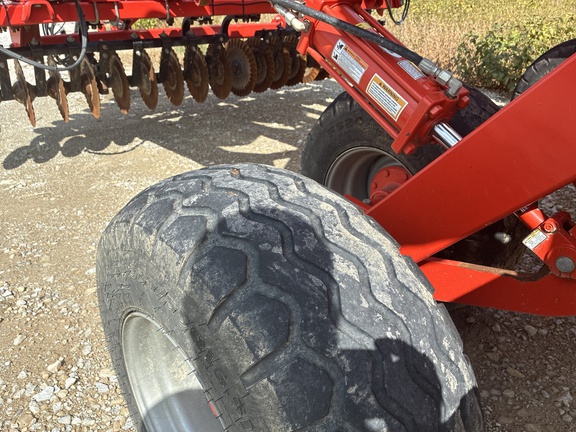 Used 2017 Kuhn 8005-30 Vertical Tillage at Koenig Equipment in Greensburg, IN - Photo14