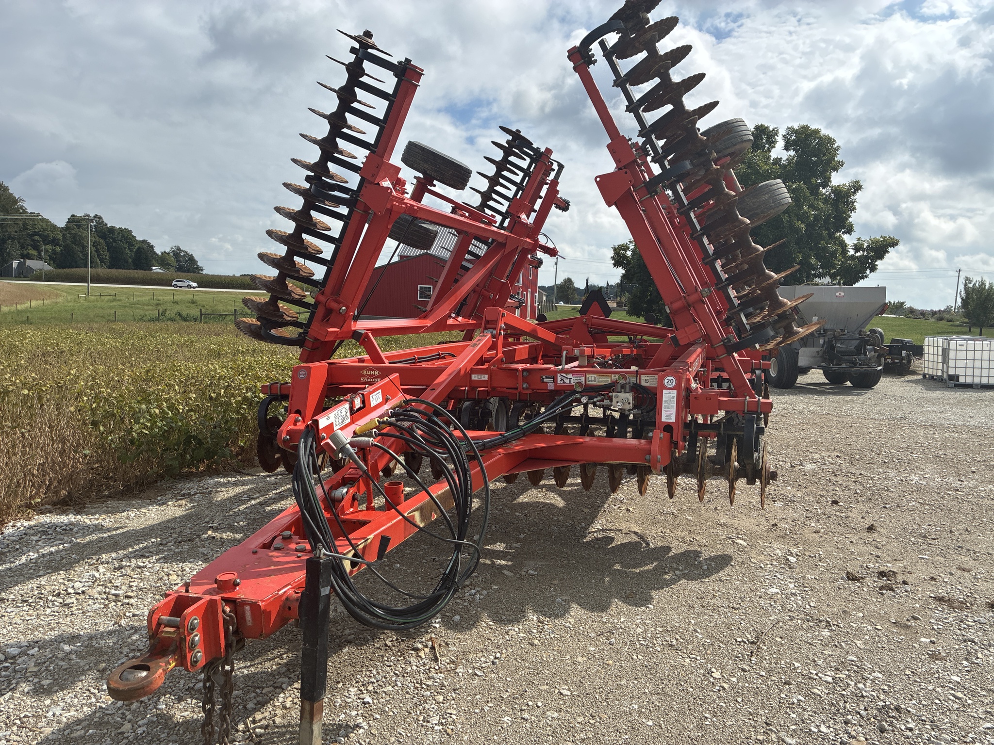 Used 2017 Kuhn 8005-30 Vertical Tillage at Koenig Equipment in Greensburg, IN - PhotoXL1