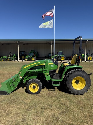 2006 John Deere 3320