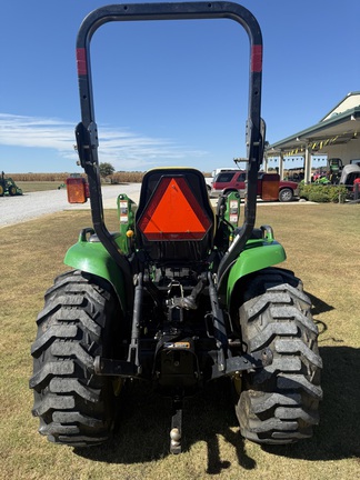 2006 John Deere 3320