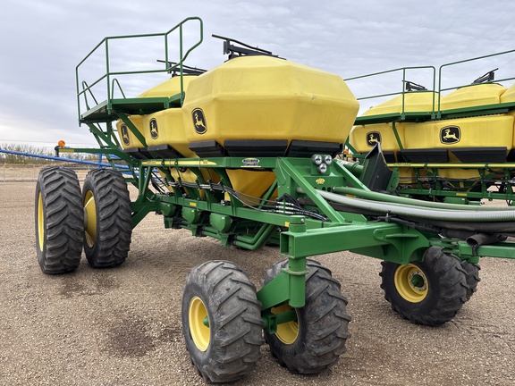 Used 2014 John Deere 1830 Air Drills and Seeders at Horizon Ag & Turf in Lloydminster, AB - Photo11