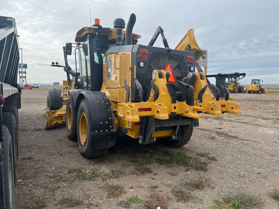 2023 John Deere 872G