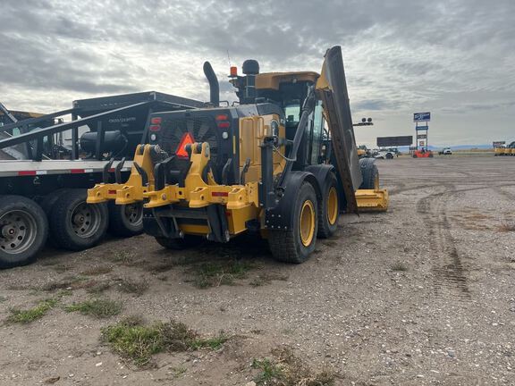 2023 John Deere 872G