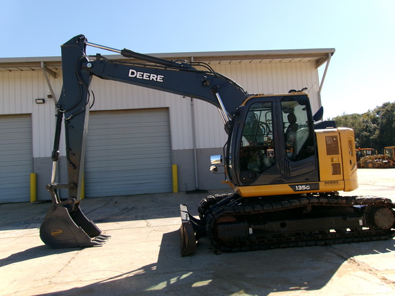 2022 John Deere 135G
