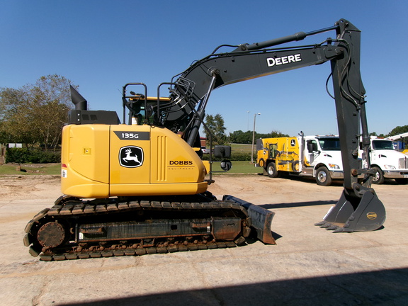 2022 John Deere 135G