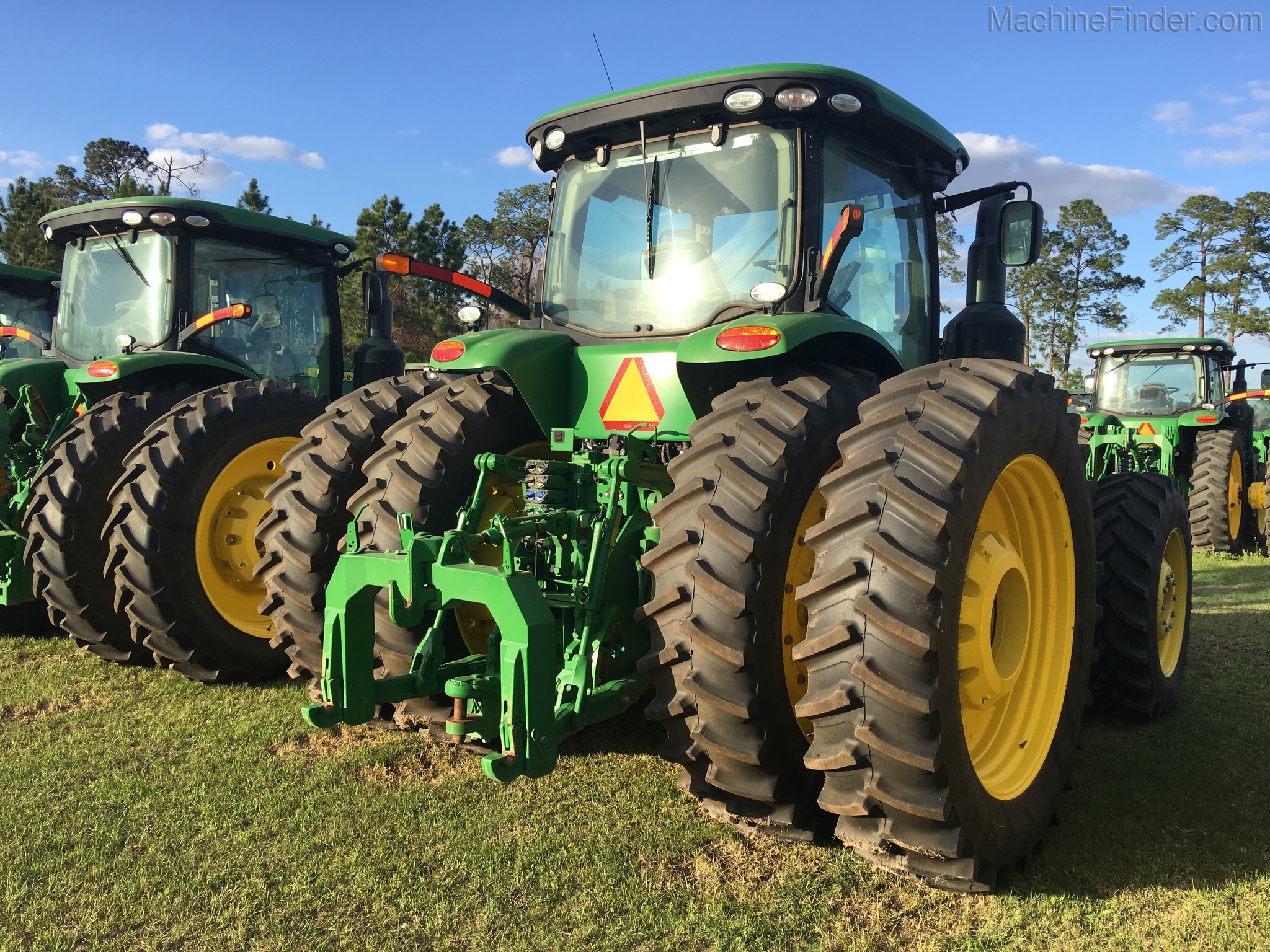 2016 John Deere 8320R Image 4