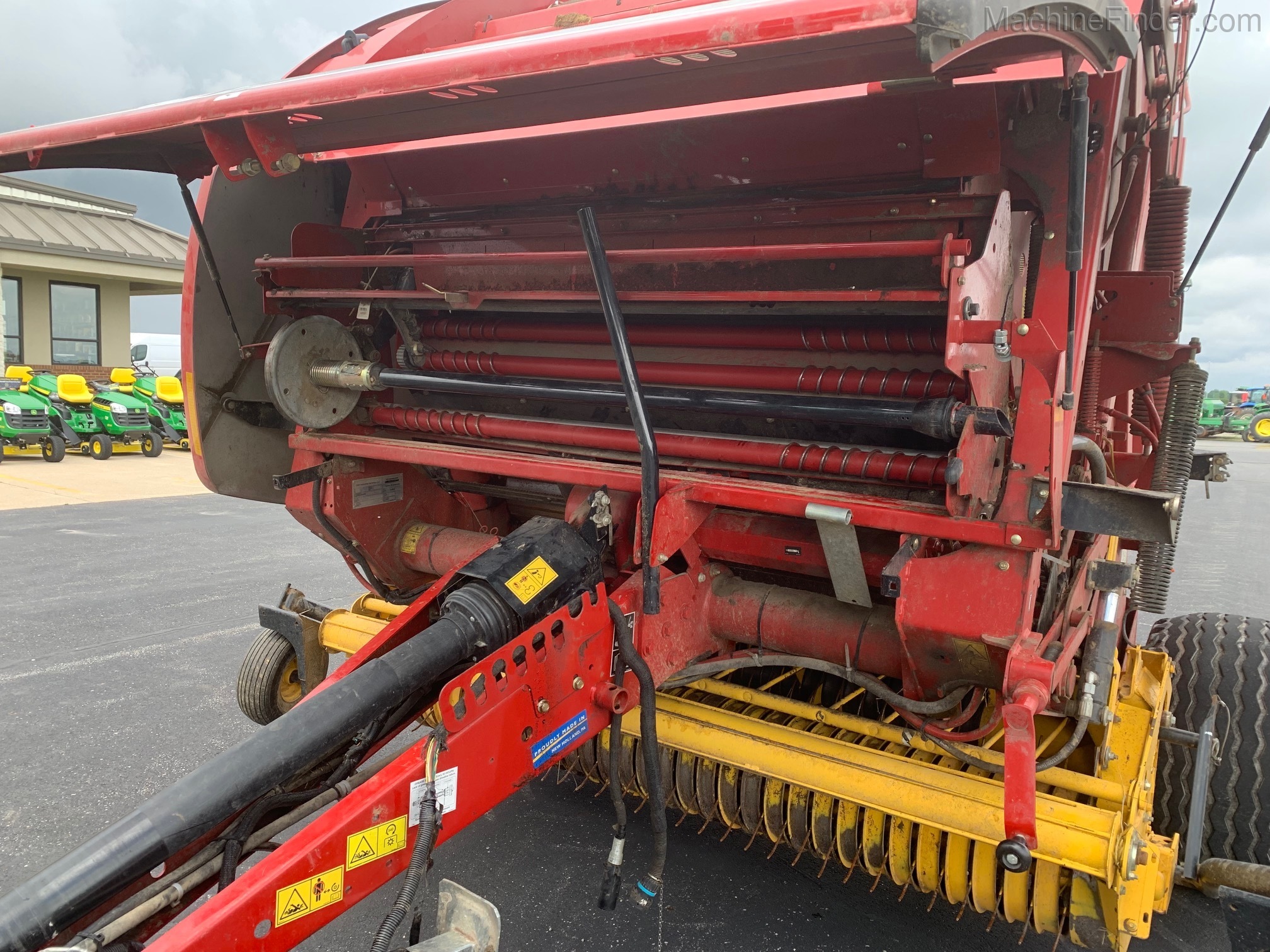 2015 New Holland 560 Image 8