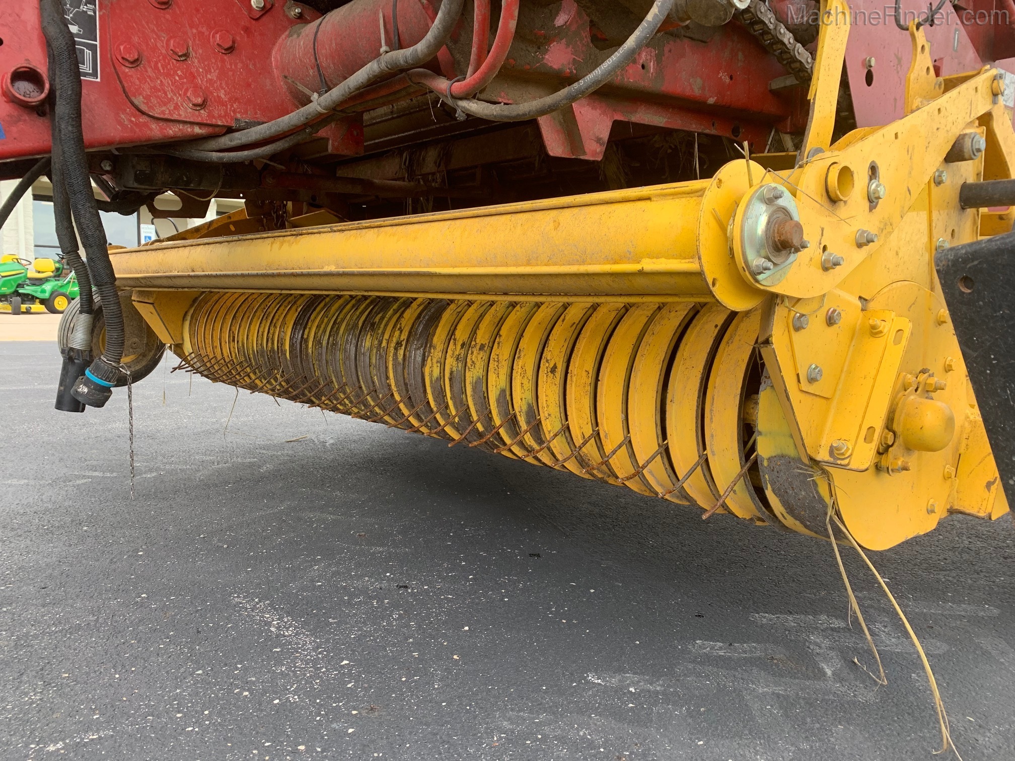 2015 New Holland 560 Image 9