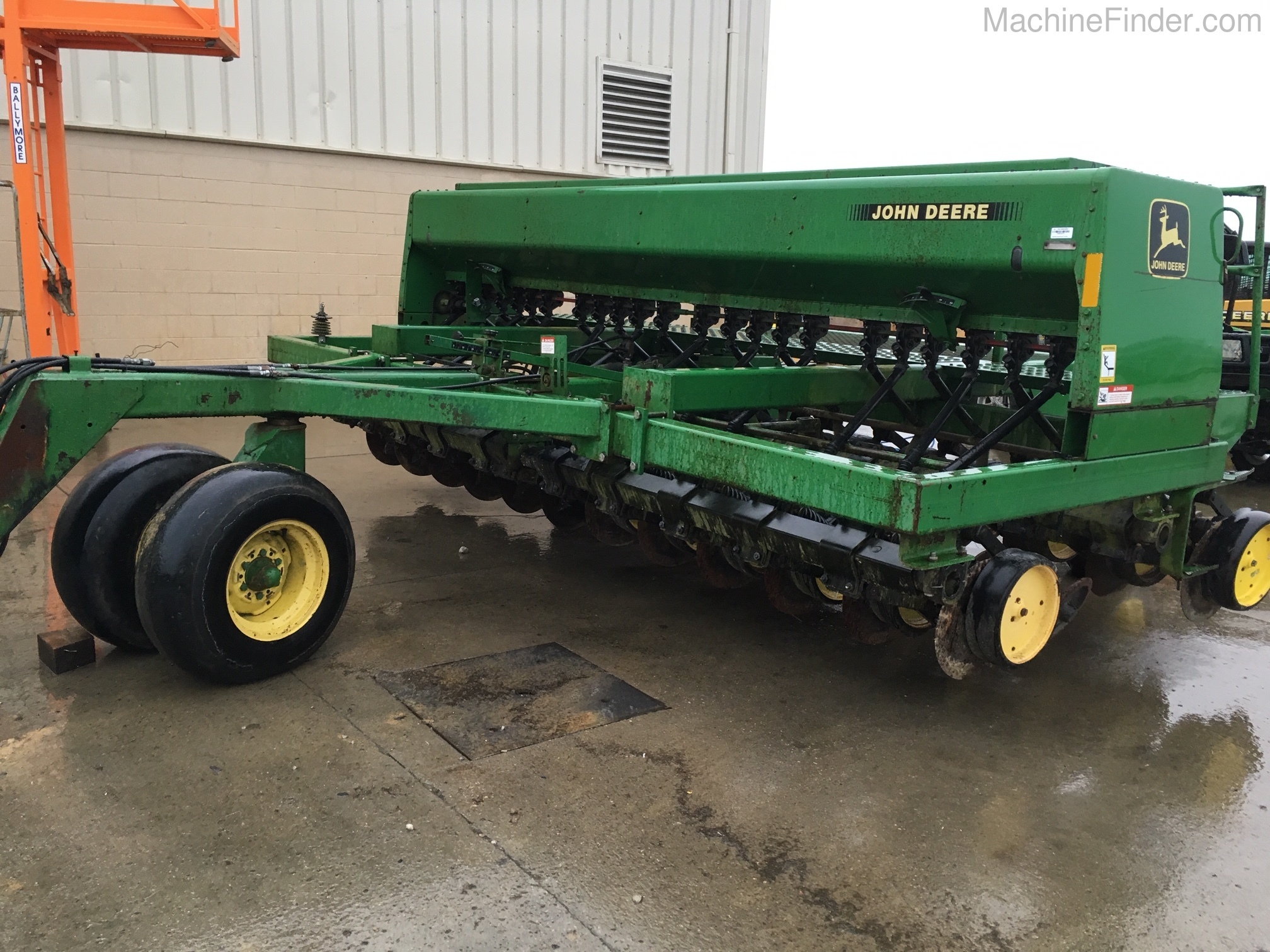 1992 John Deere 750 Image 2