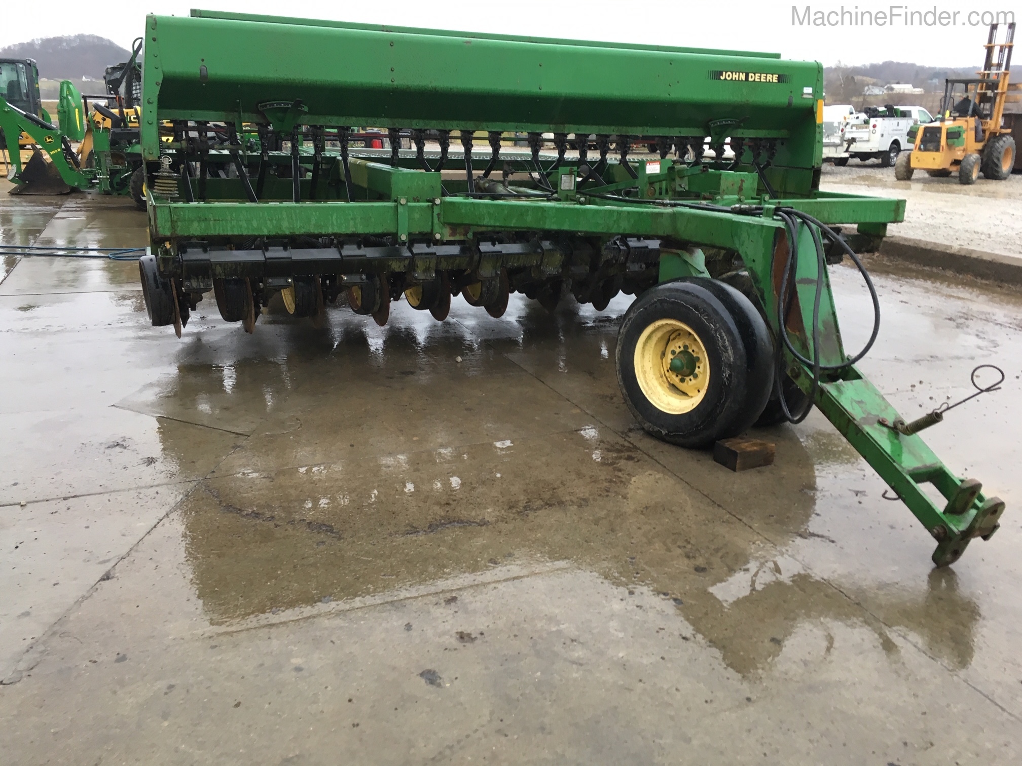 1992 John Deere 750 Image 1