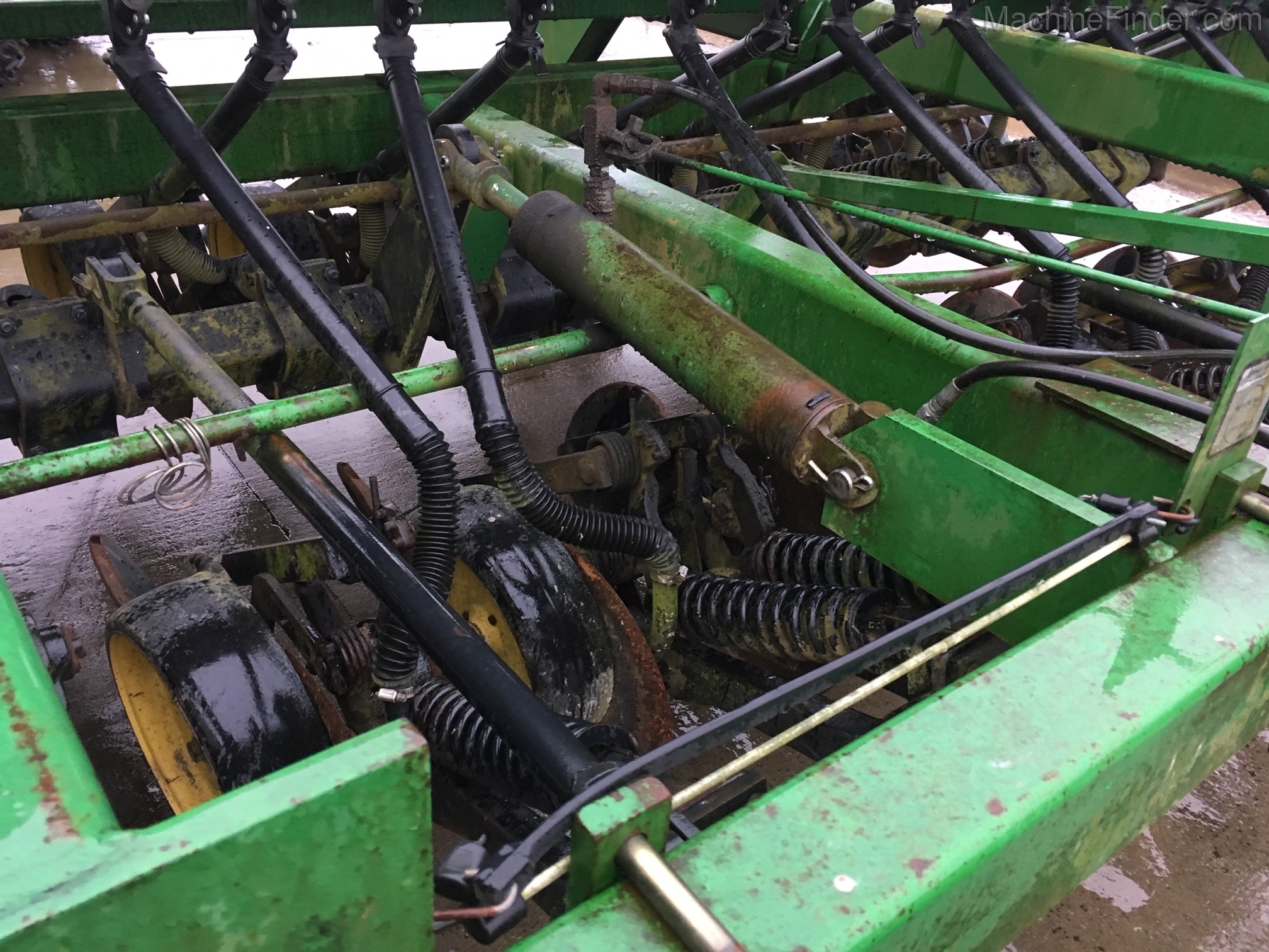 1992 John Deere 750 Image 4