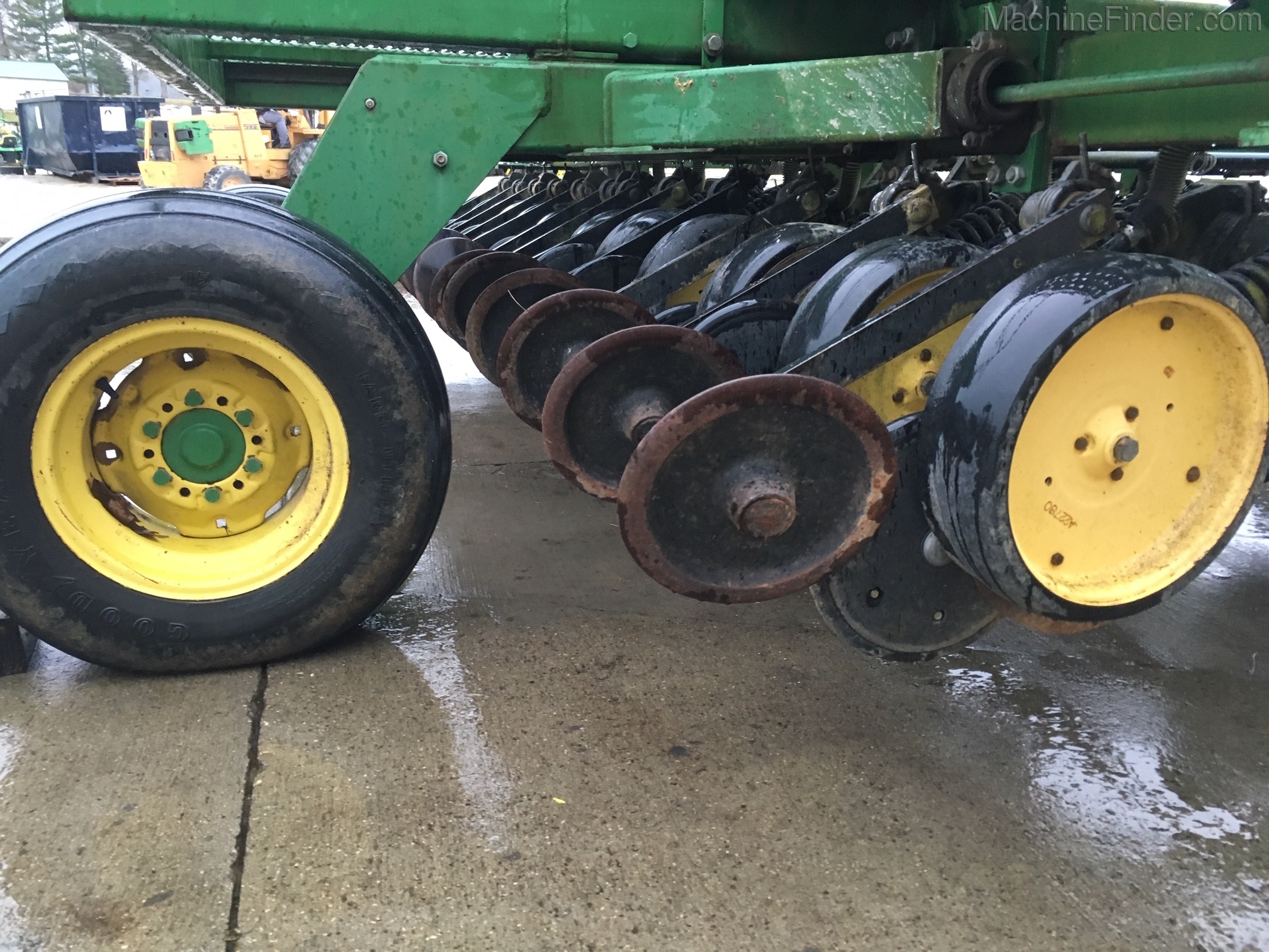 1992 John Deere 750 Image 6