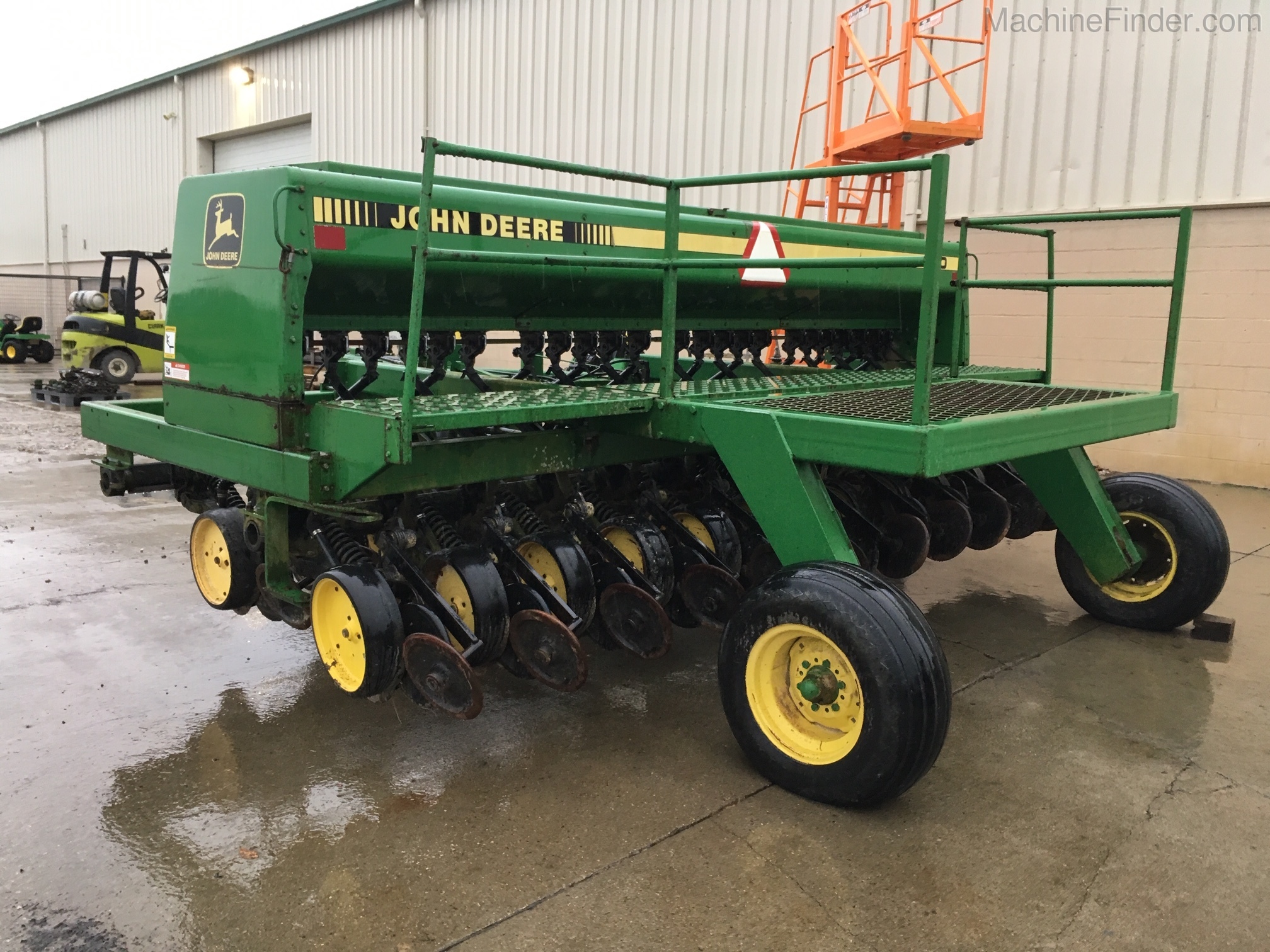 1992 John Deere 750 Image 9