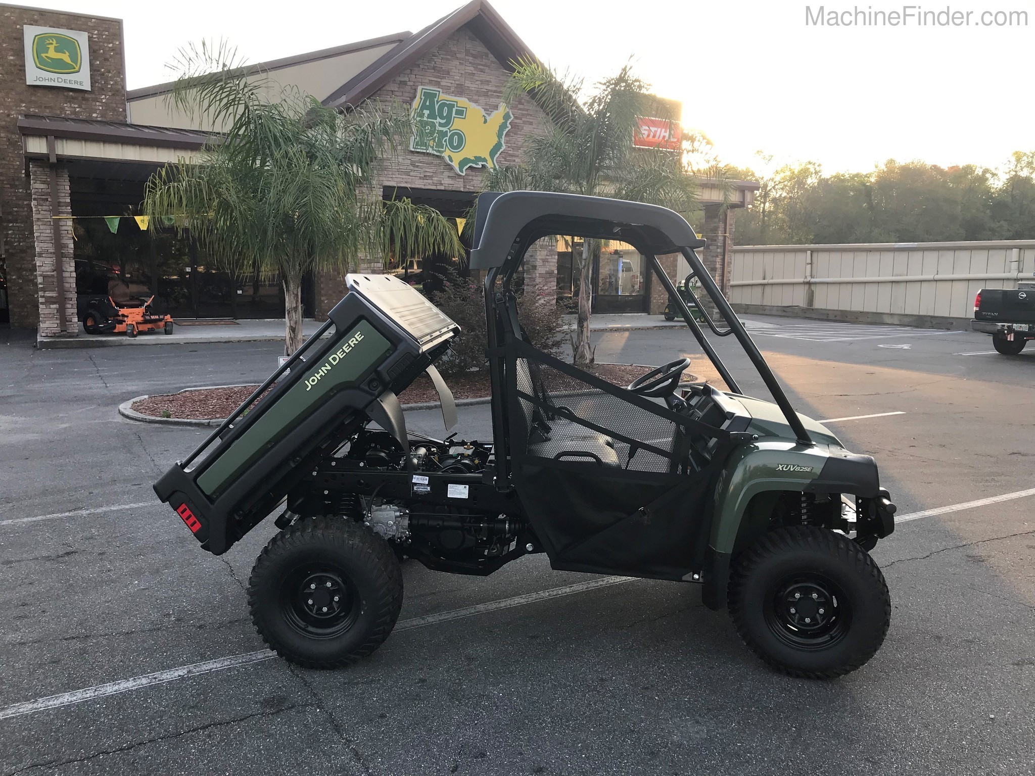 2020 John Deere XUV 835E Image 1