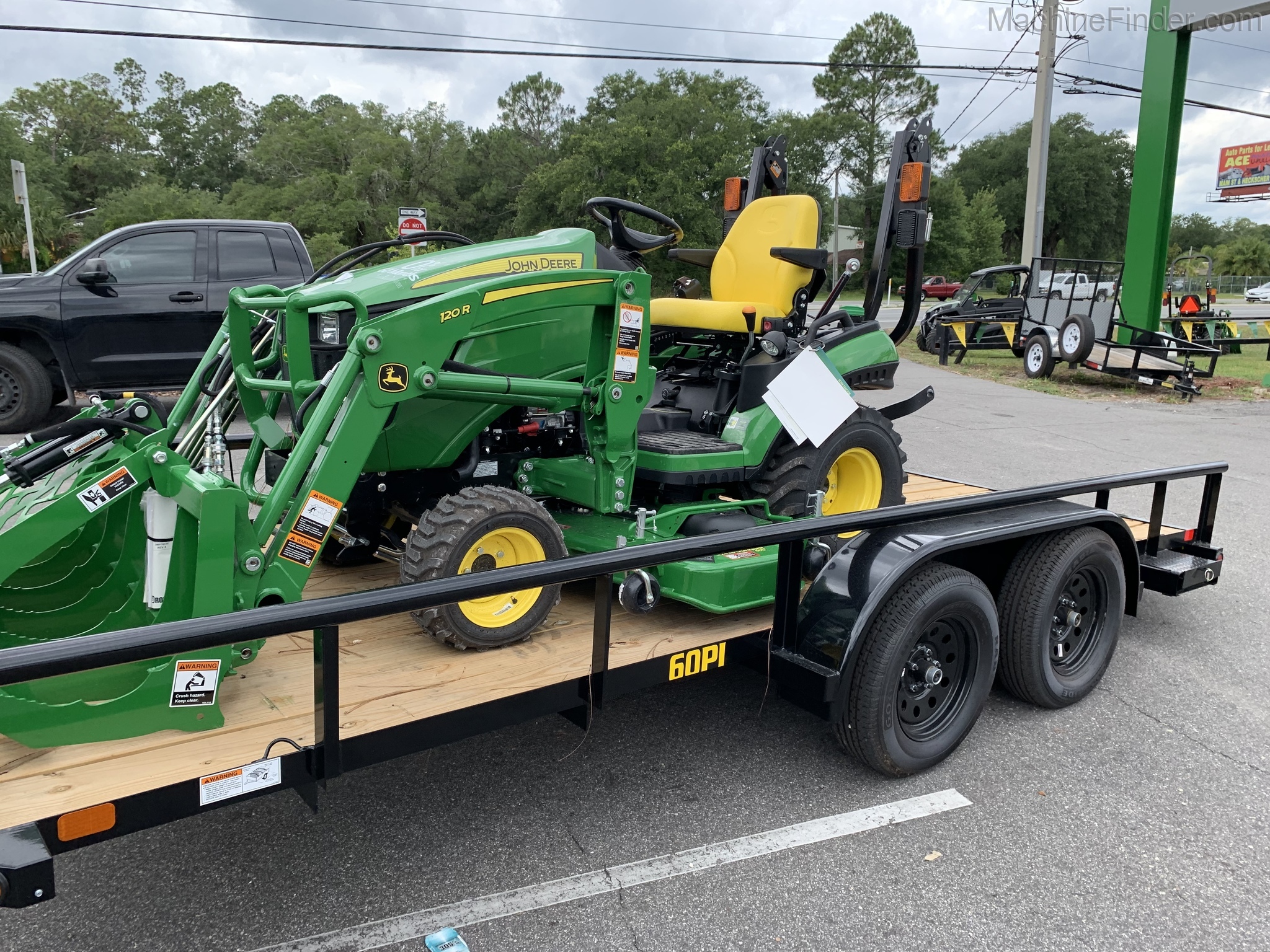 2020 John Deere 1025R Image 3