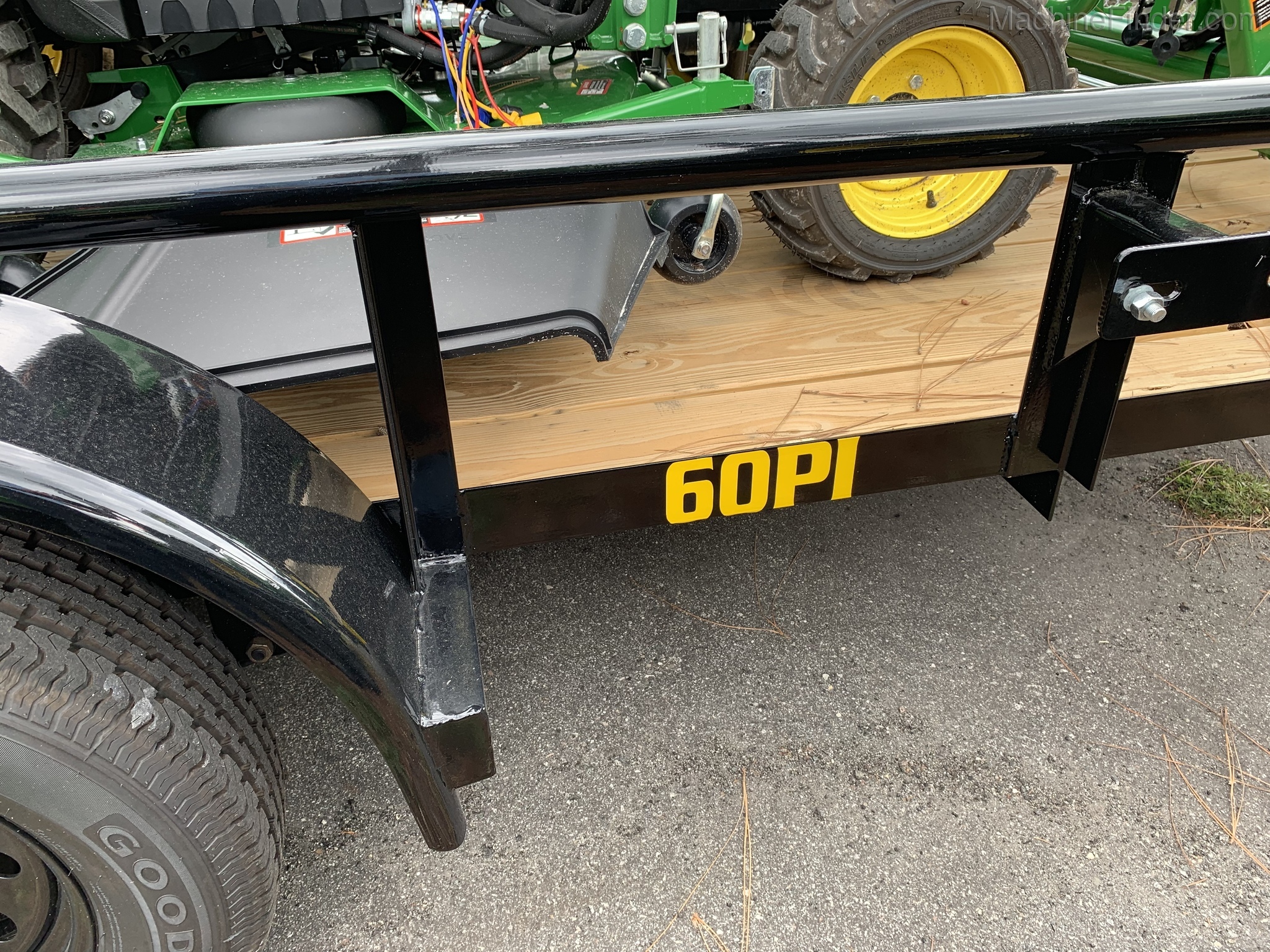 2020 John Deere 1025R Image 5