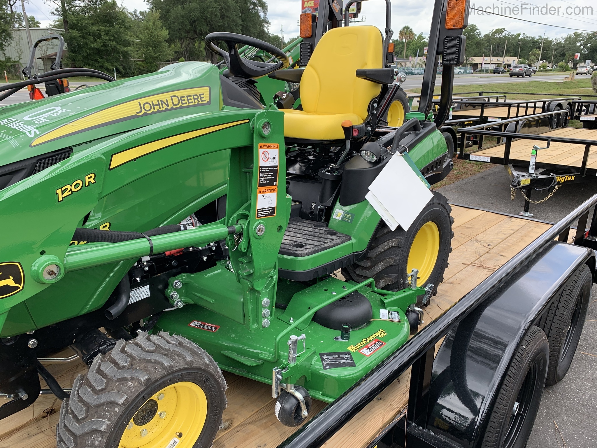 2020 John Deere 1025R Image 7