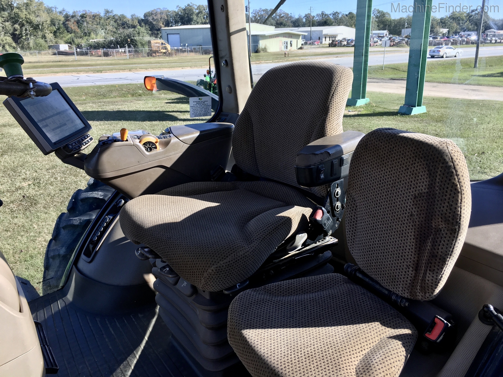 2015 John Deere 8320R Image 9