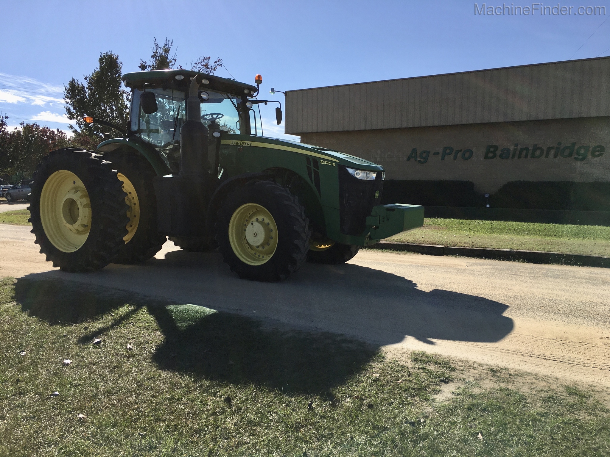 2015 John Deere 8320R Image 1