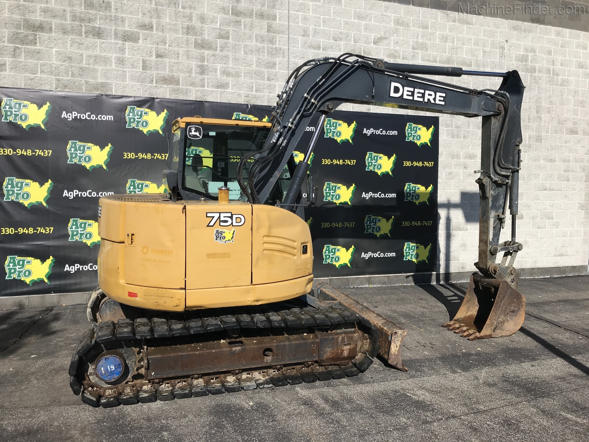 2013 John Deere 75D Image 3