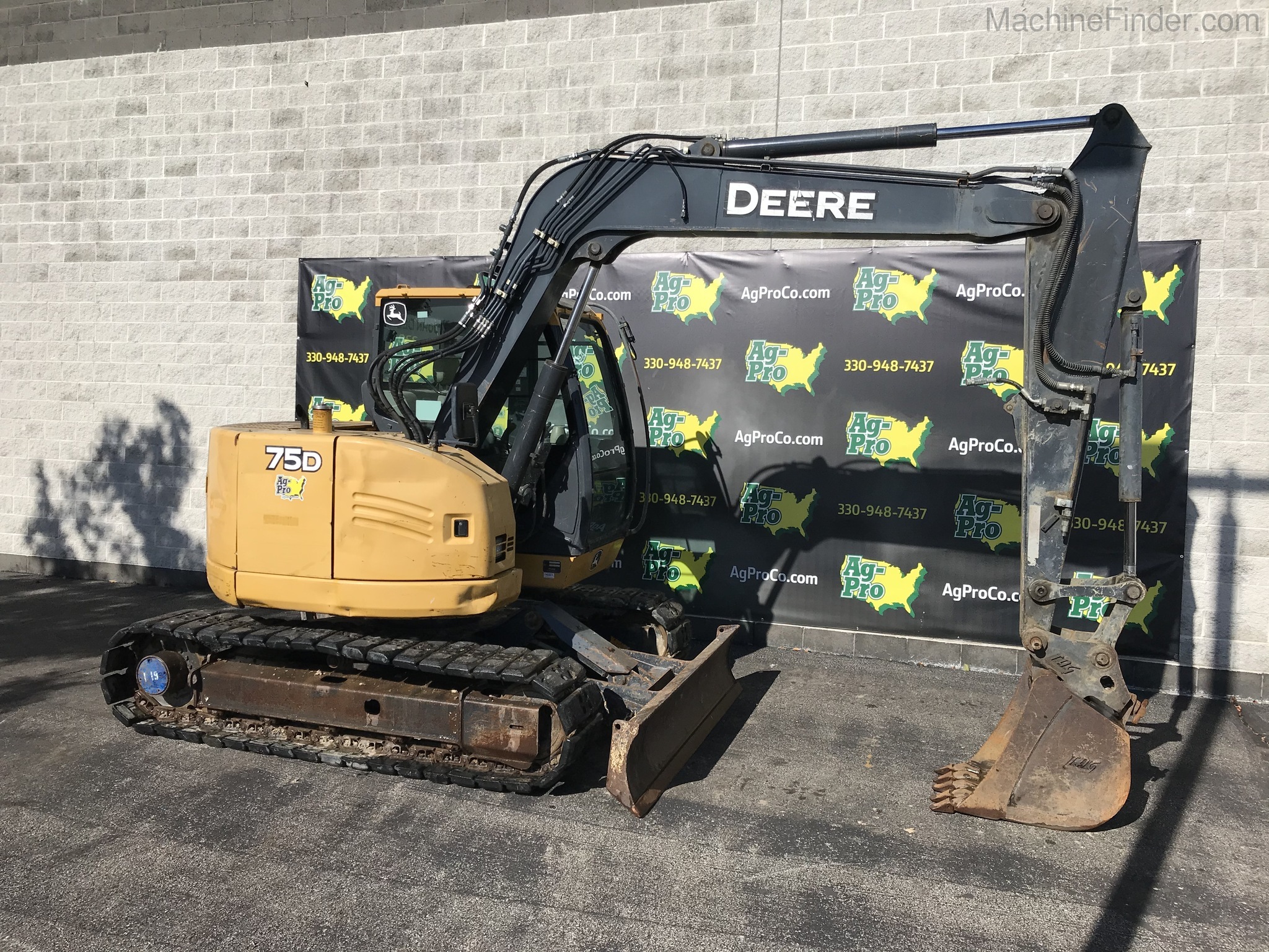 2013 John Deere 75D Image 4