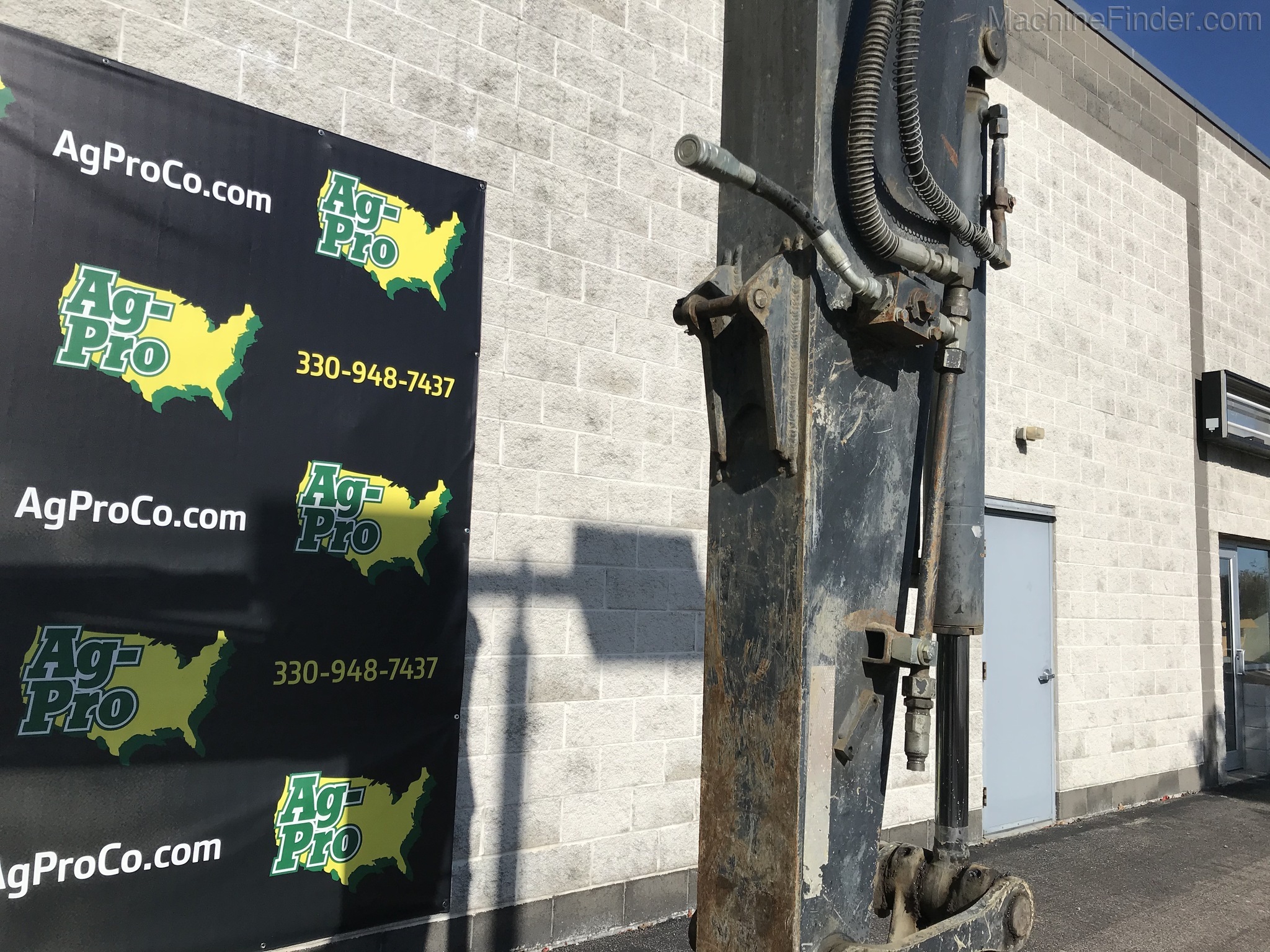 2013 John Deere 75D Image 6