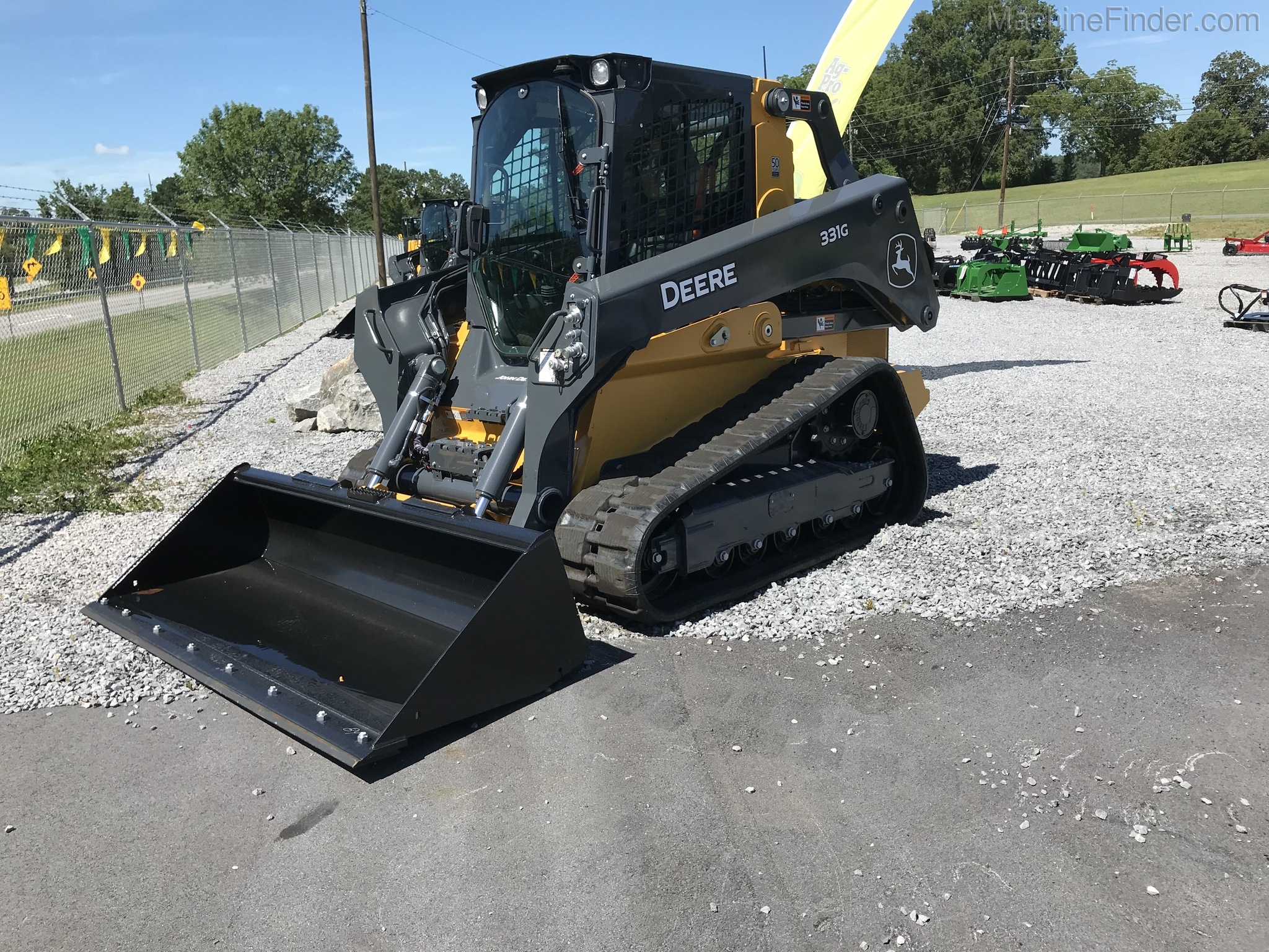 2020 John Deere 331G Image 2