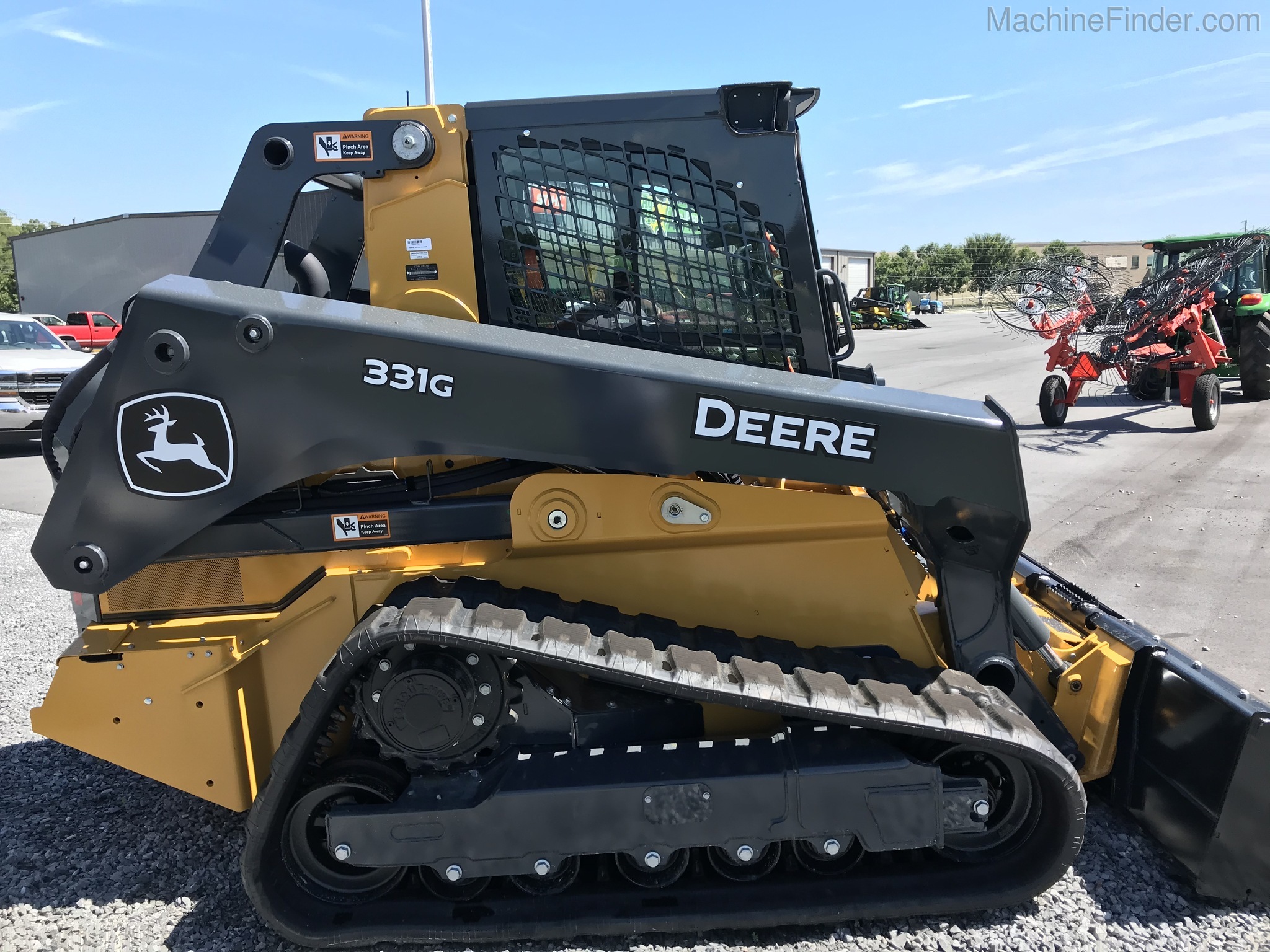 2020 John Deere 331G Image 4