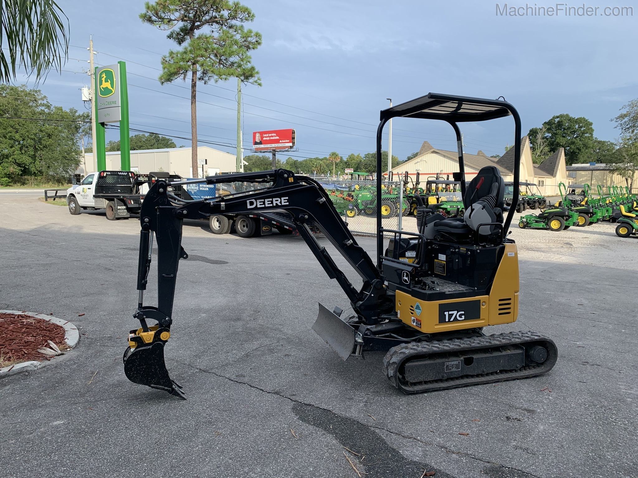 2020 John Deere 17G Image 1