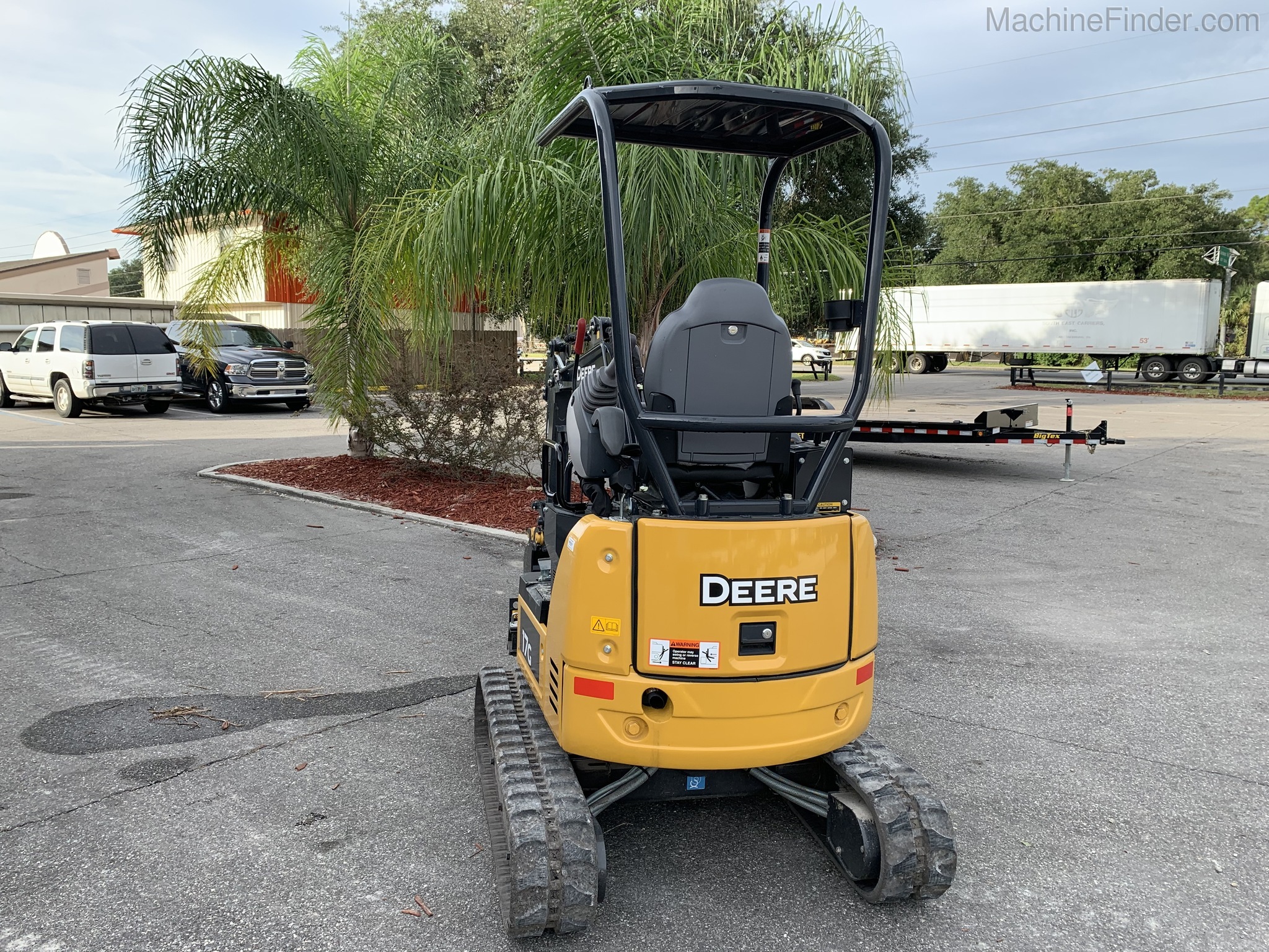 2020 John Deere 17G Image 5