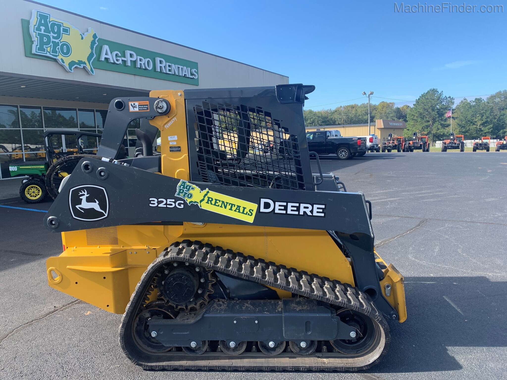 2020 John Deere 325G Image 2