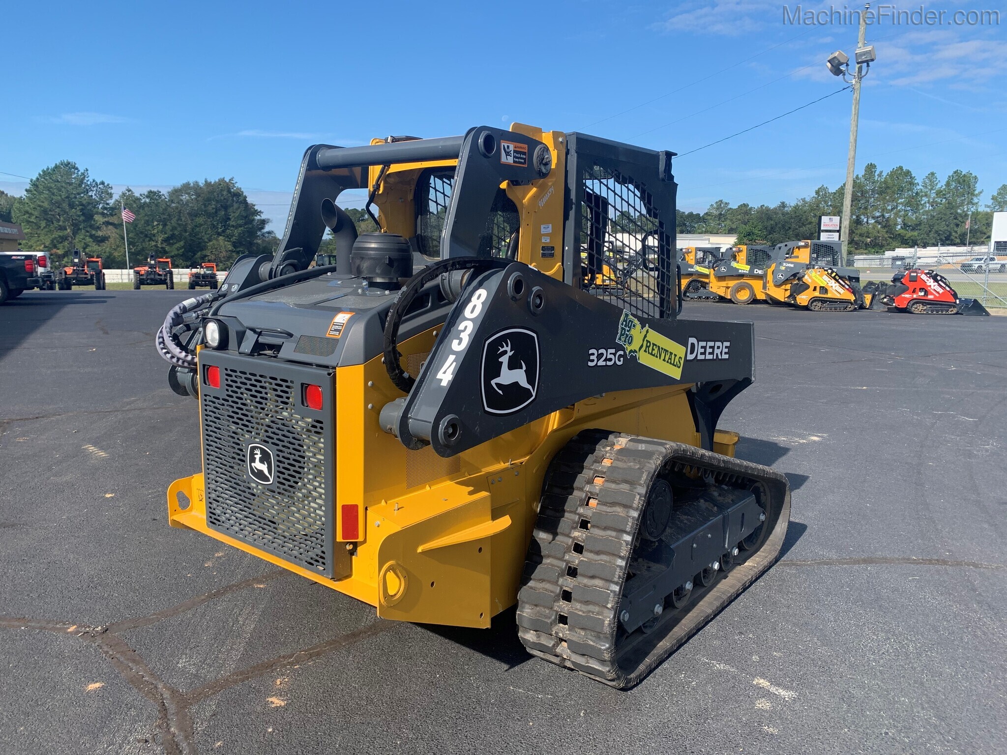 2020 John Deere 325G Image 3