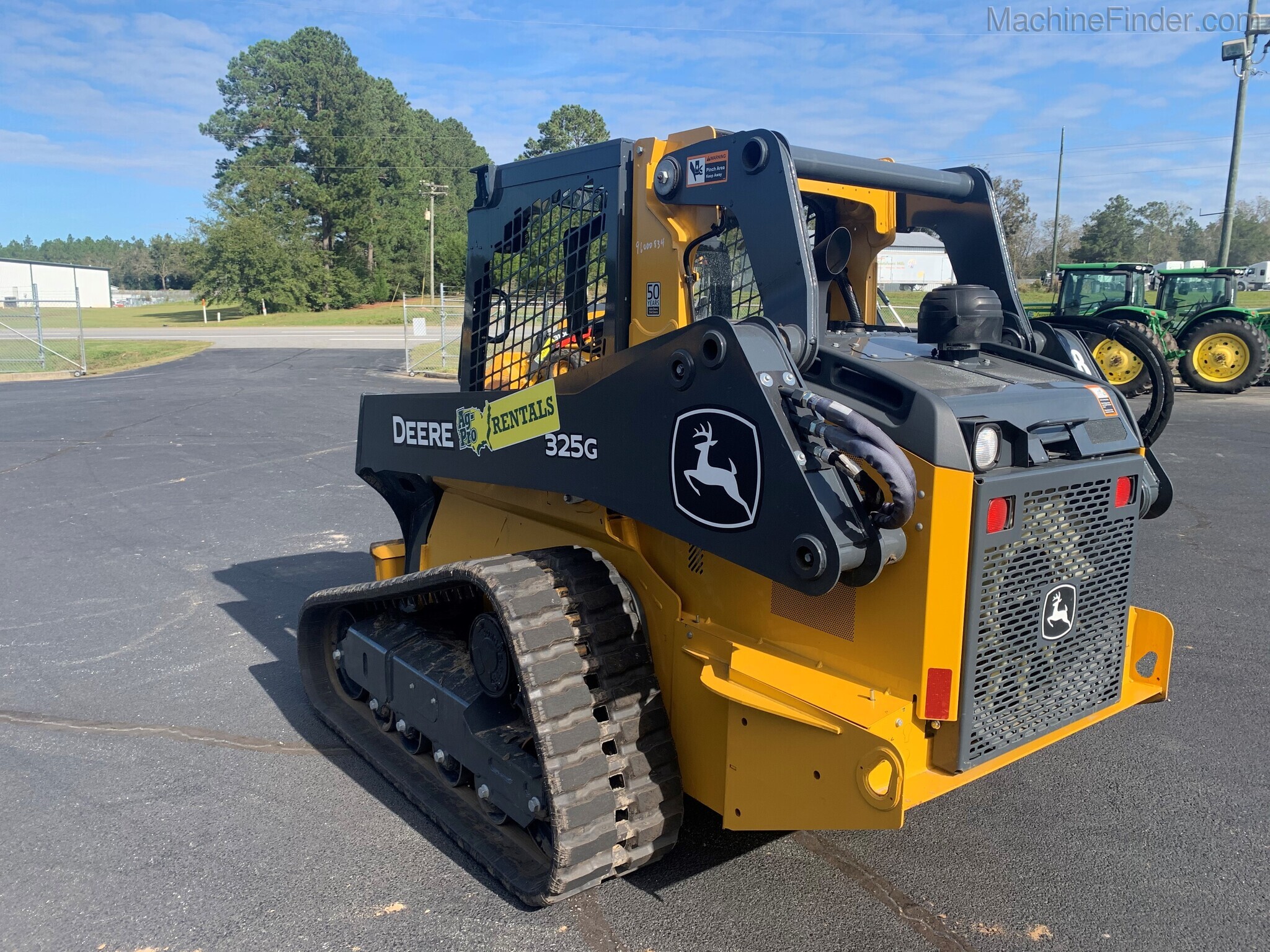 2020 John Deere 325G Image 5