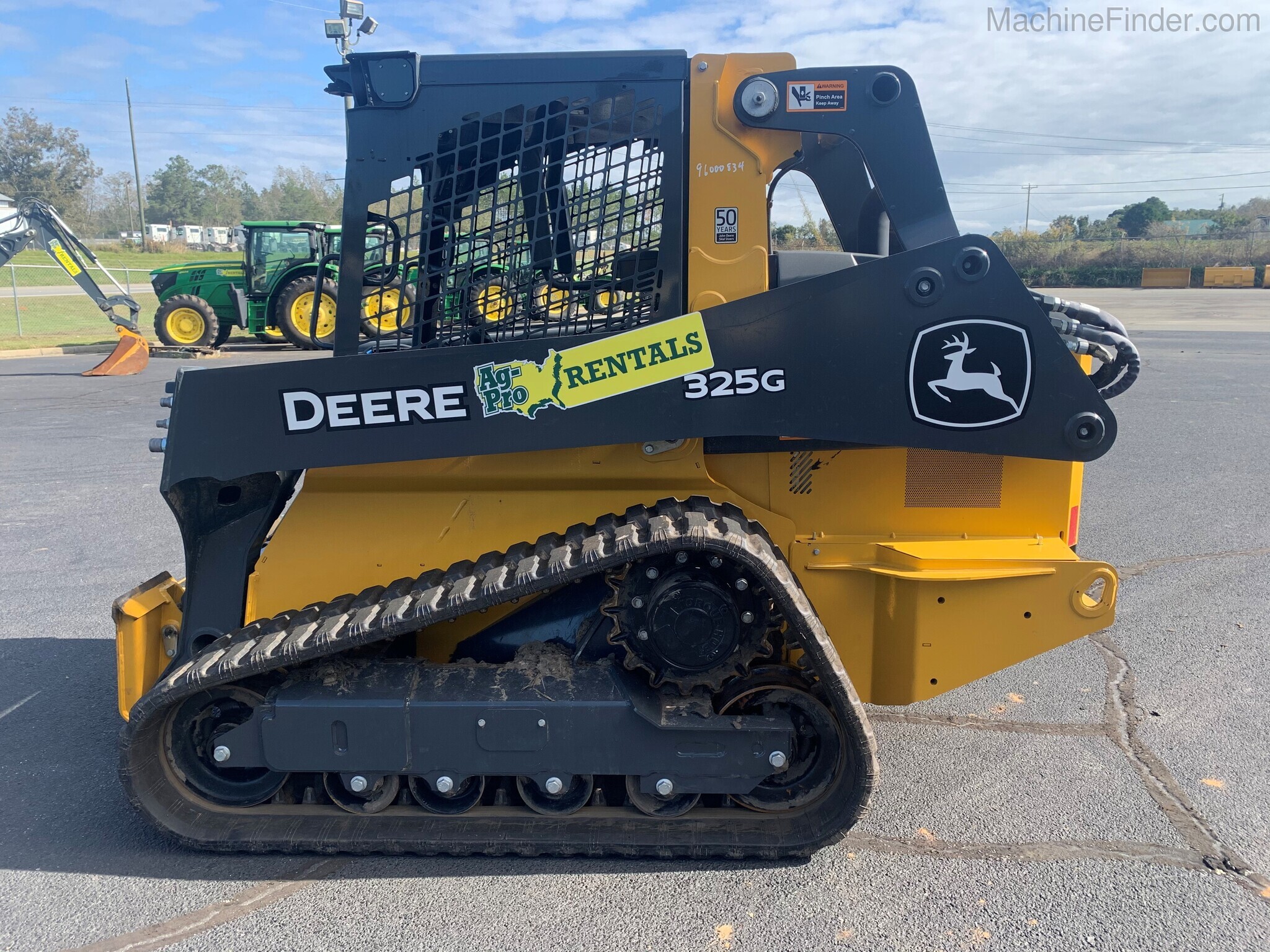 2020 John Deere 325G Image 6