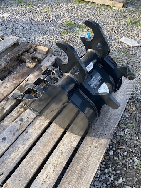 2018 John Deere BYT10963 Image 2