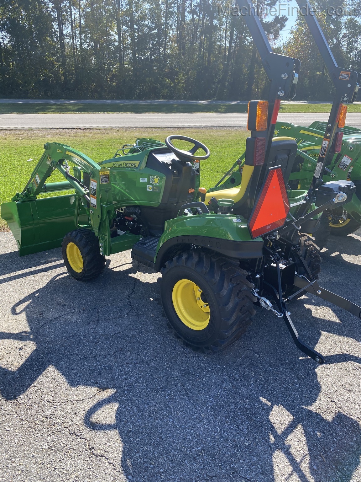 2020 John Deere 1023E Image 1