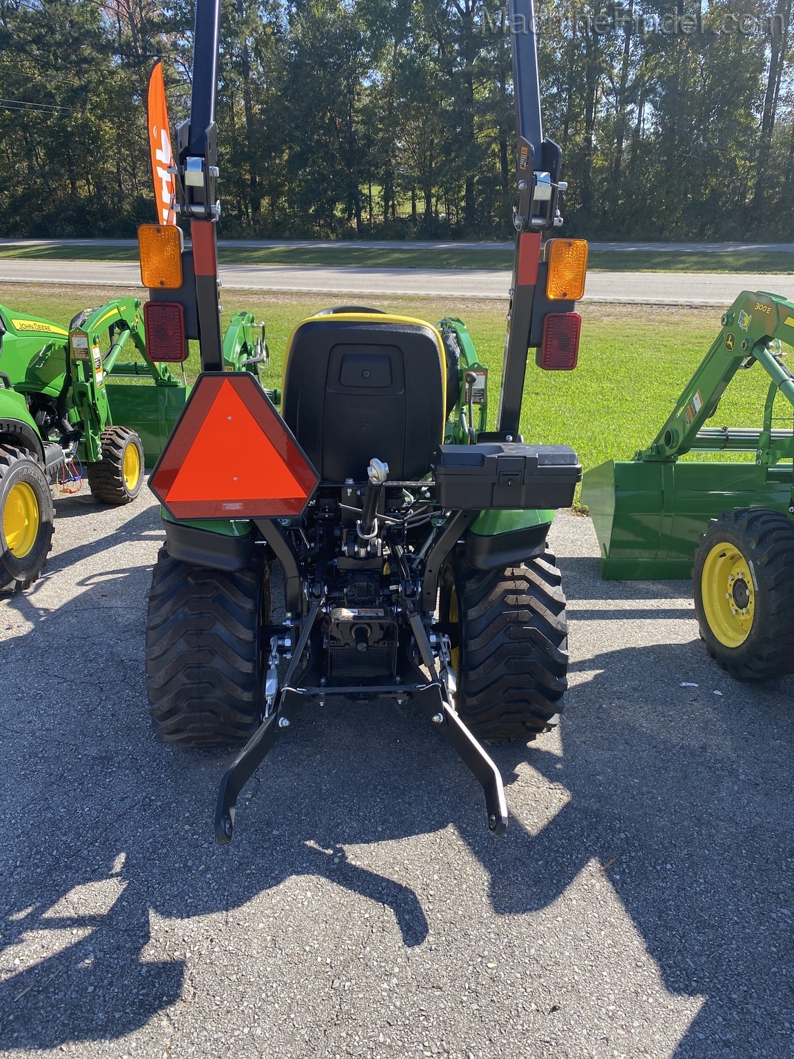 2020 John Deere 1023E Image 2