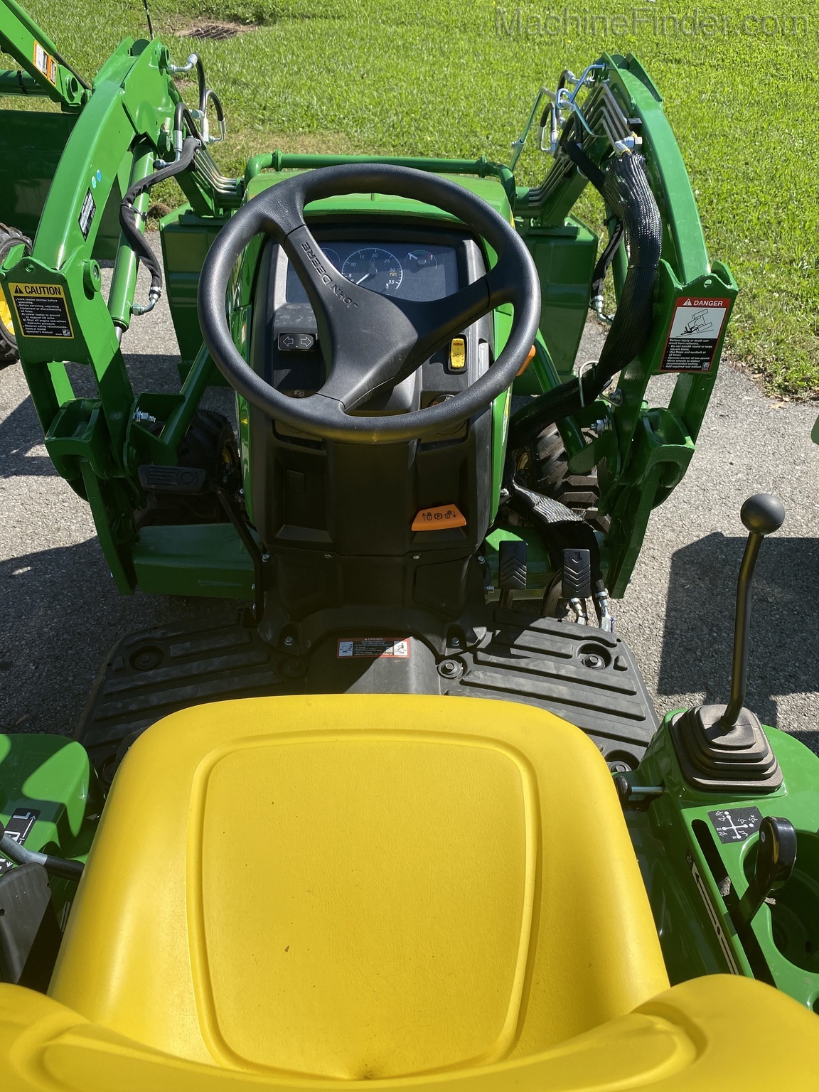 2020 John Deere 1023E Image 5