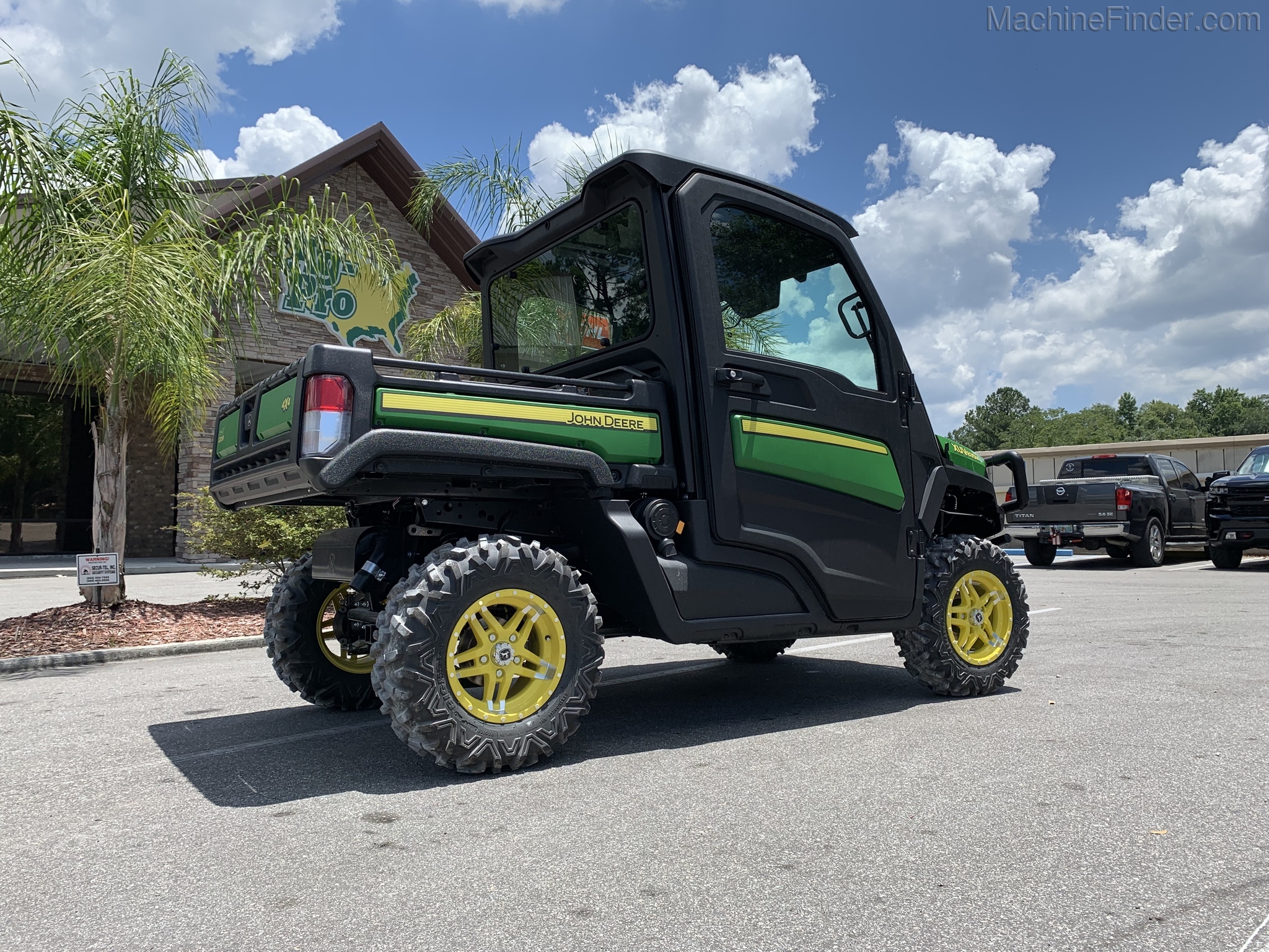 2021 John Deere 835M Image 3
