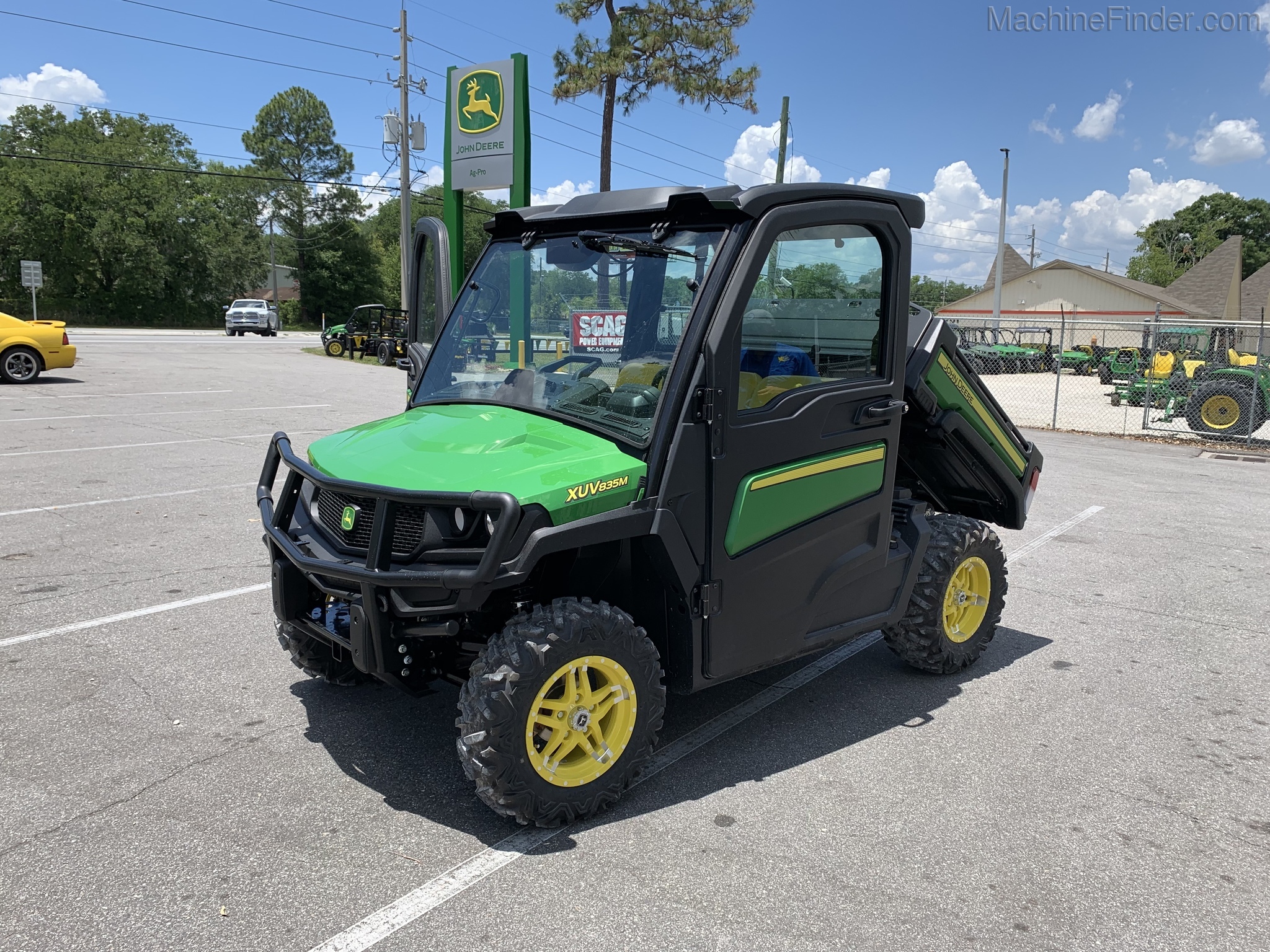 2021 John Deere 835M Image 5